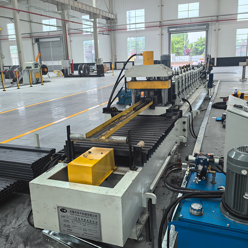 Máquina formadora de rollos de tirantes transversales de bastidor / tirantes diagonales