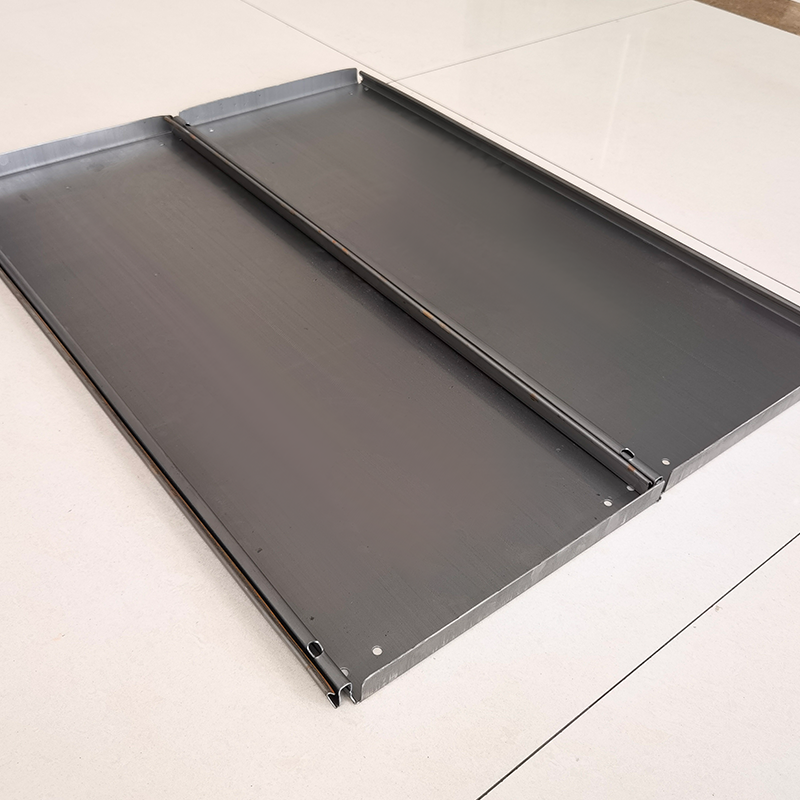 Máquina formadora de rollos de paneles de estanterías y estanterías