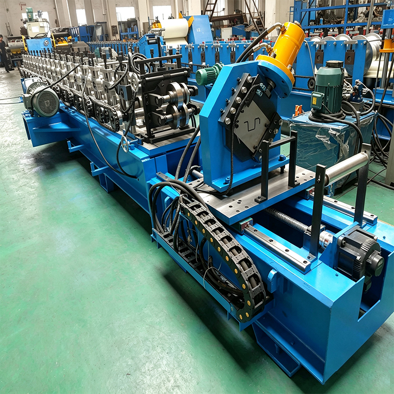 Máquina perfiladora de perfiles para automóviles